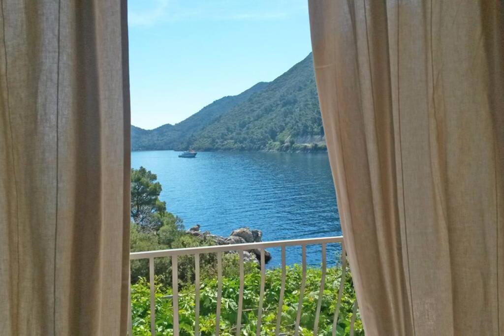 Mljet 2 You - Seafront Apartment 2+2 Sobra Bagian luar foto