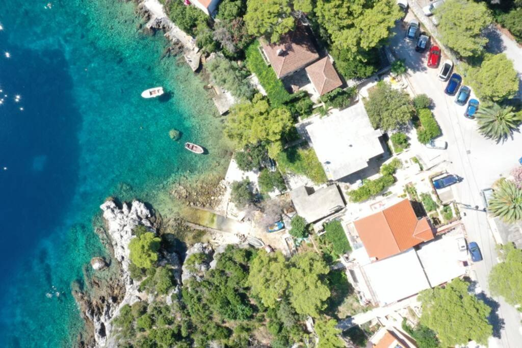 Mljet 2 You - Seafront Apartment 2+2 Sobra Bagian luar foto