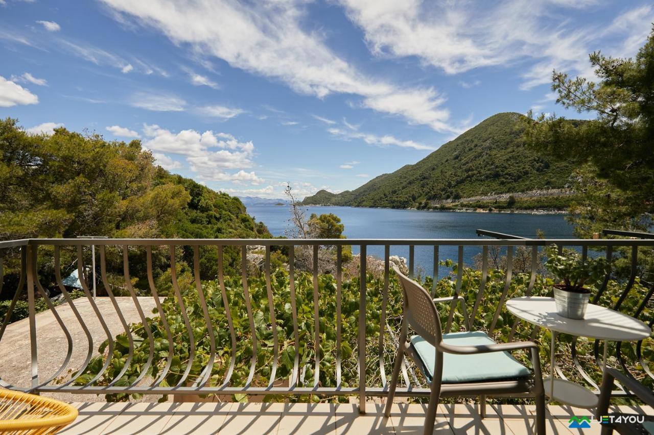 Mljet 2 You - Seafront Apartment 2+2 Sobra Bagian luar foto